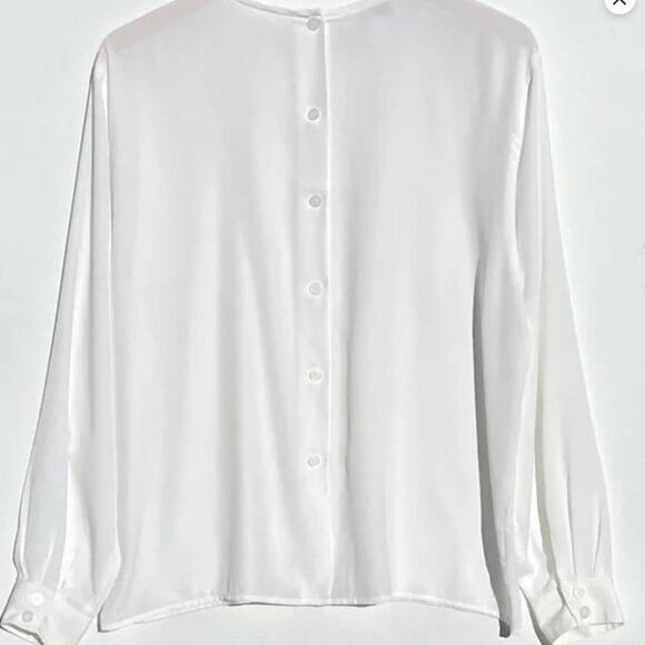 DIOR Vintage White Pleat Front/Button Back Blouse Size 14 EUC - Picture 5 of 8